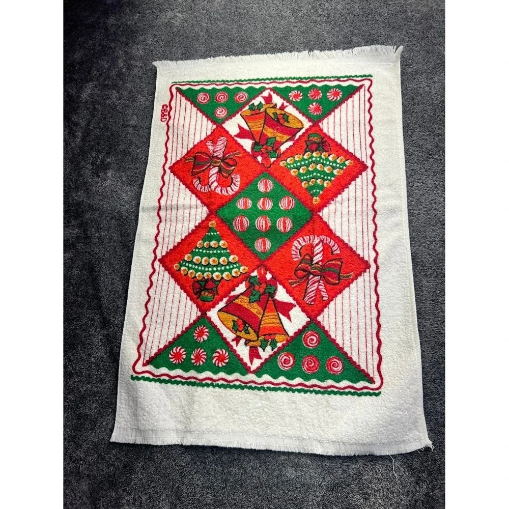 Vintage B&D Christmas Hand Towels Set of 2 Nutcracker Bells Candy Cane Fringe